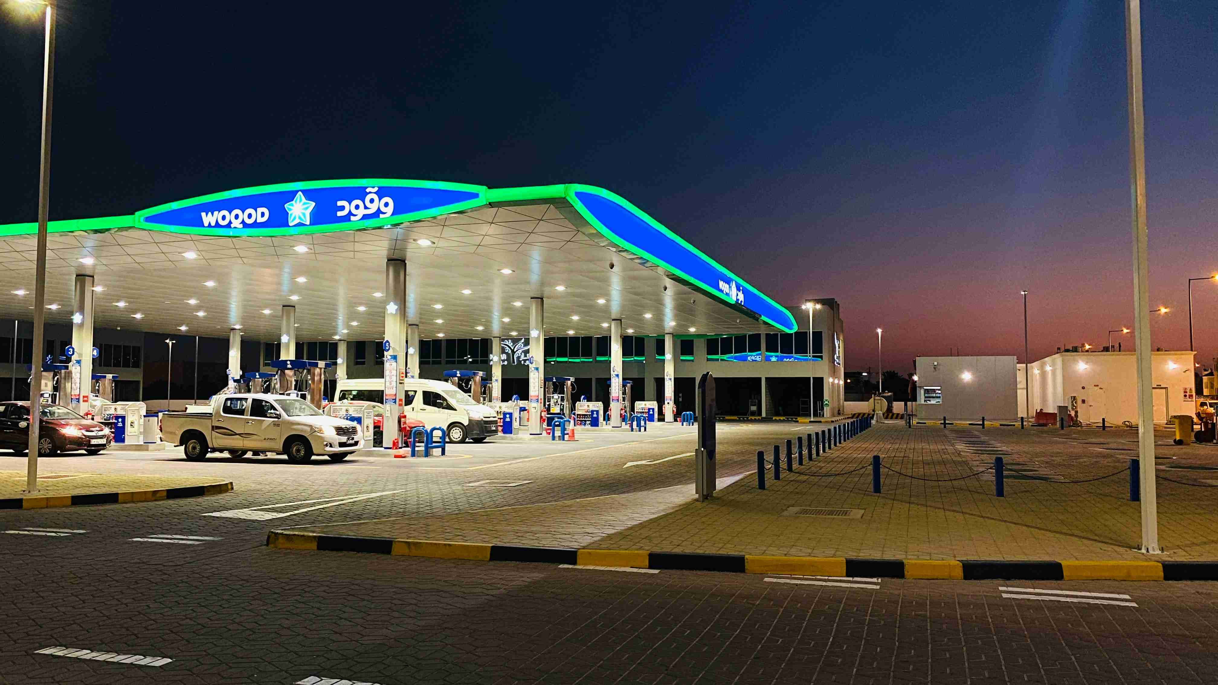 Este a Woqod benzinkútnál