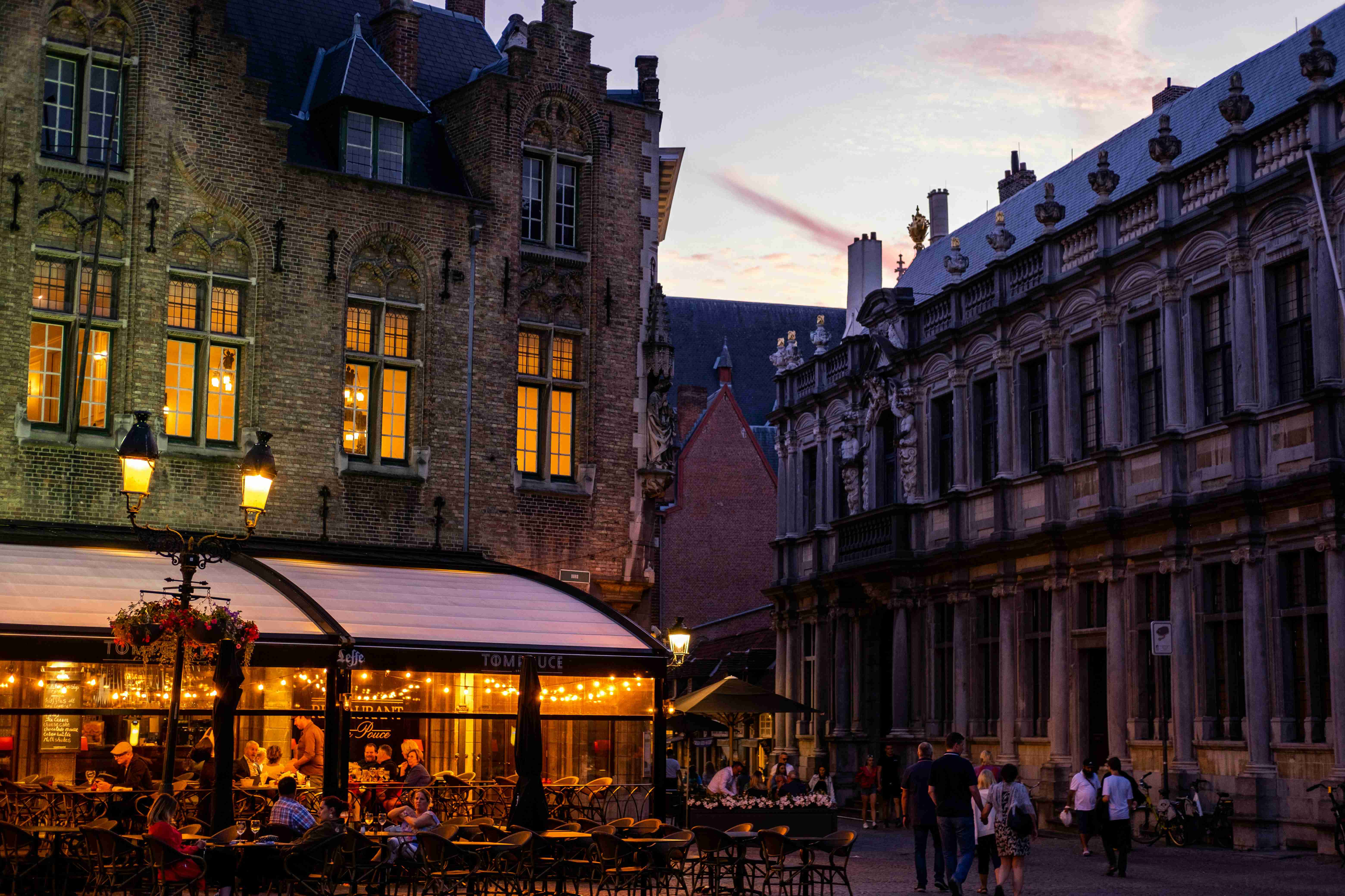 میدان تاریخی اروپا در غروب