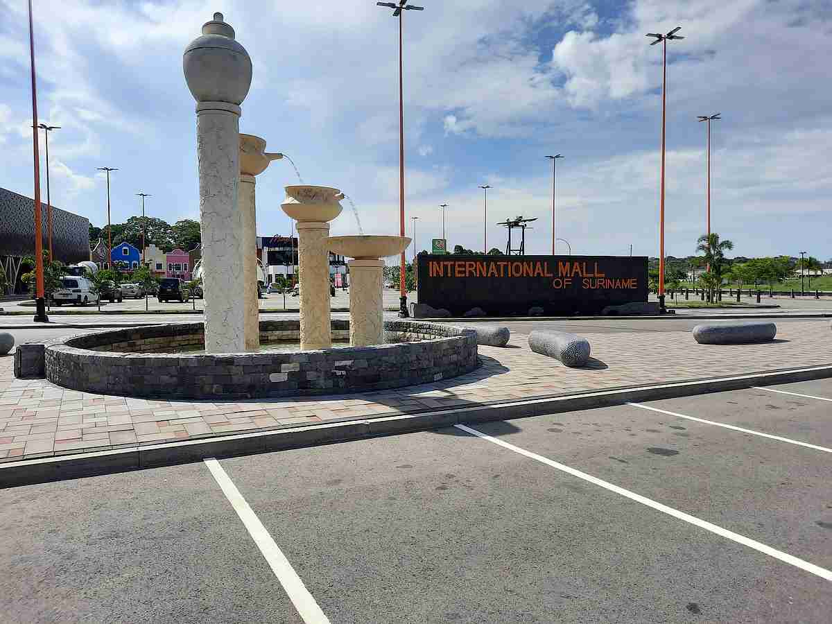Suriname Nemzetközi Bevásárlóközpont