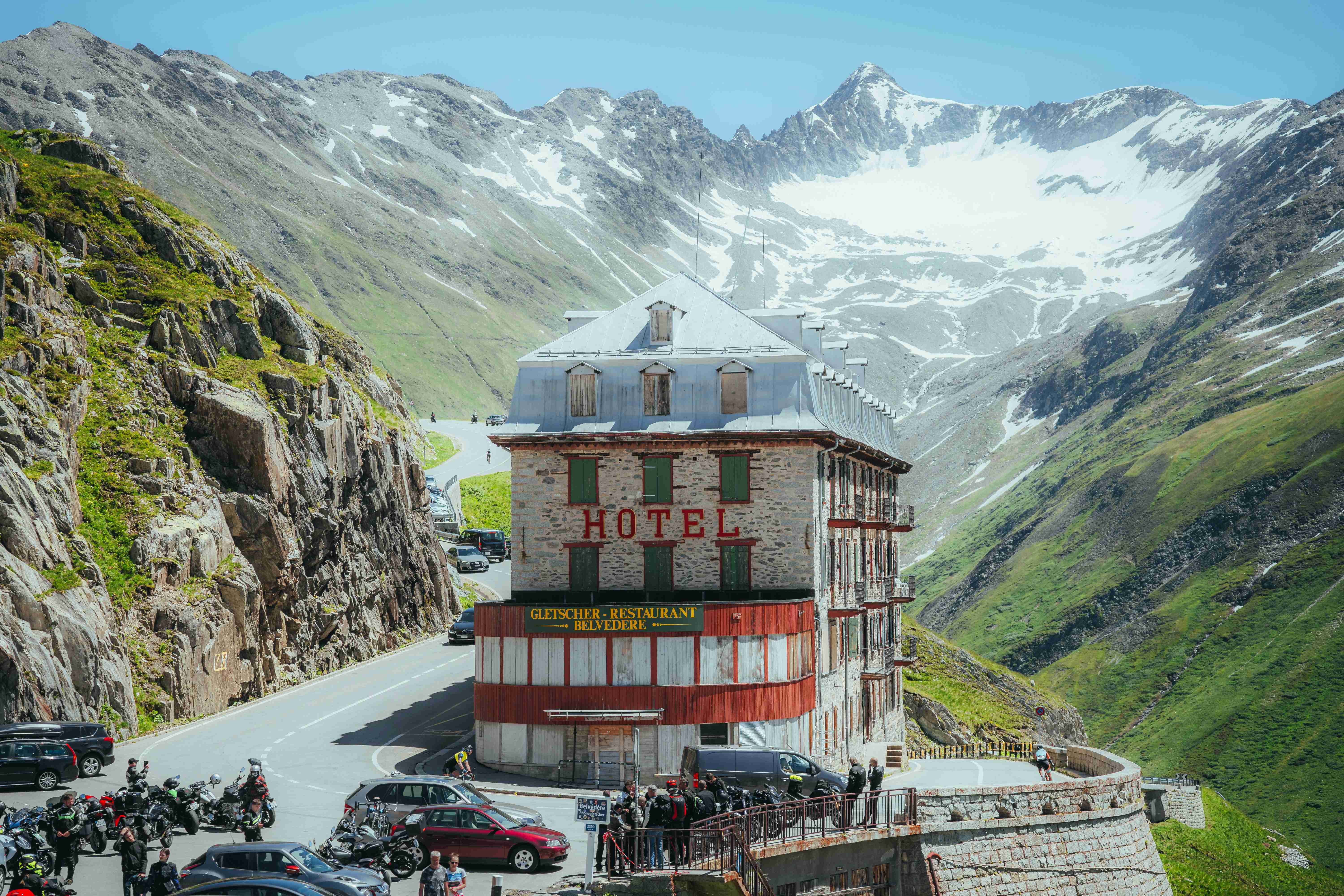 Mountain Pass Hotel with Glacier View