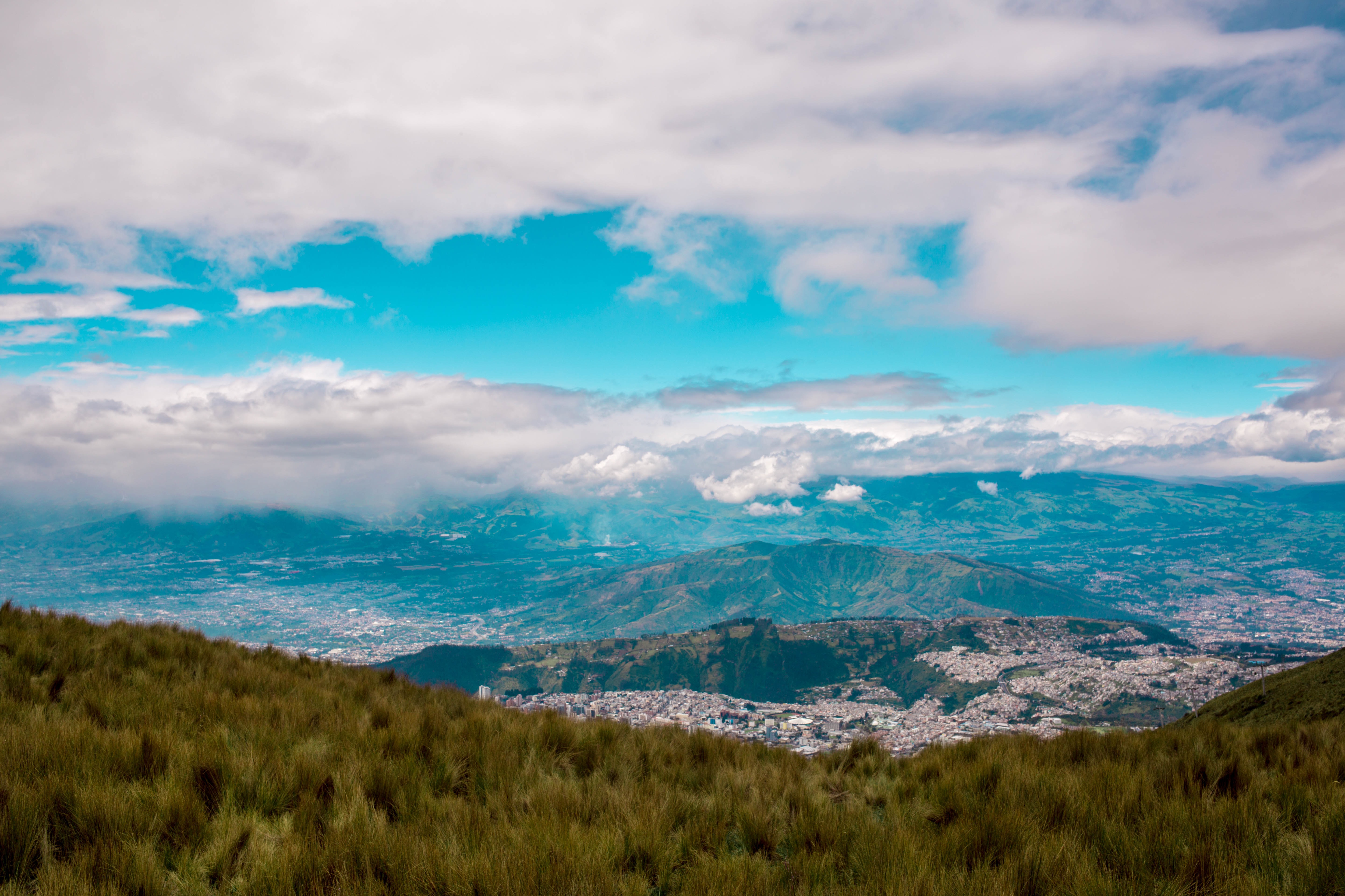 Baños de Agua Santa Kuva: Luis Desiro