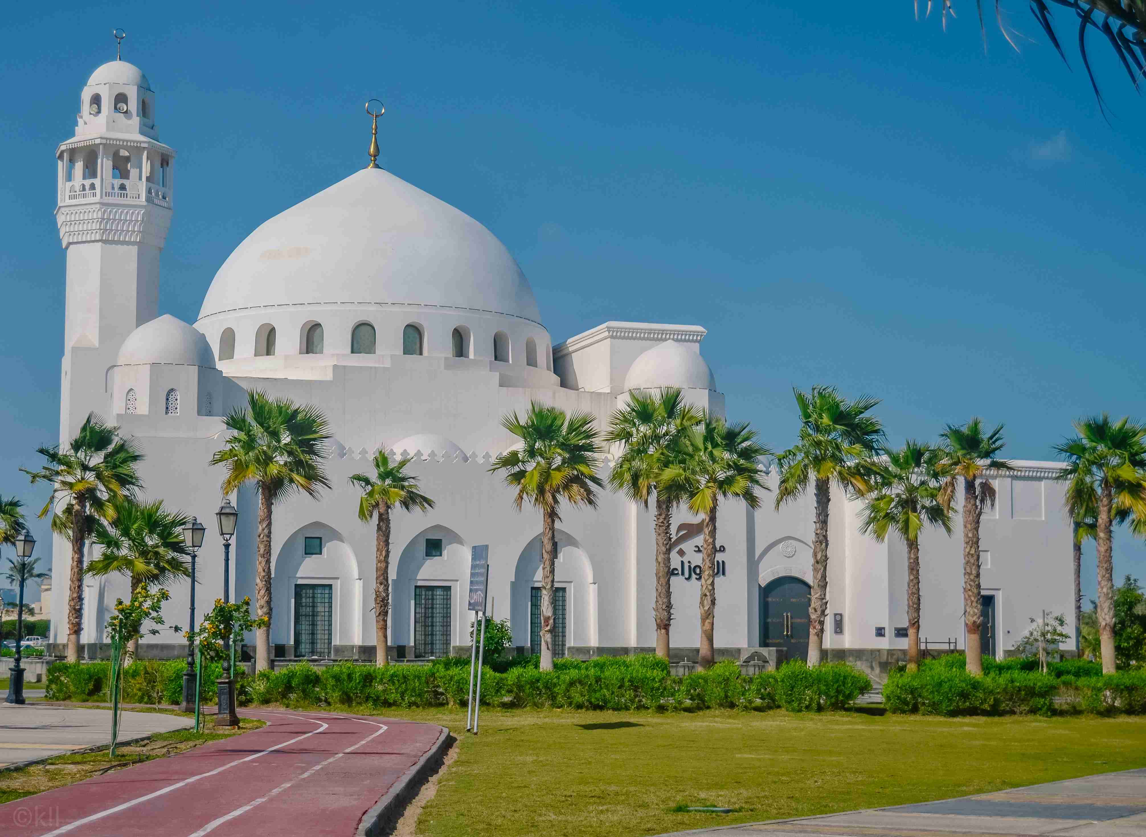 Explore Saudi Arabia: Heritage, Desert Beauty, and Modern Marvels