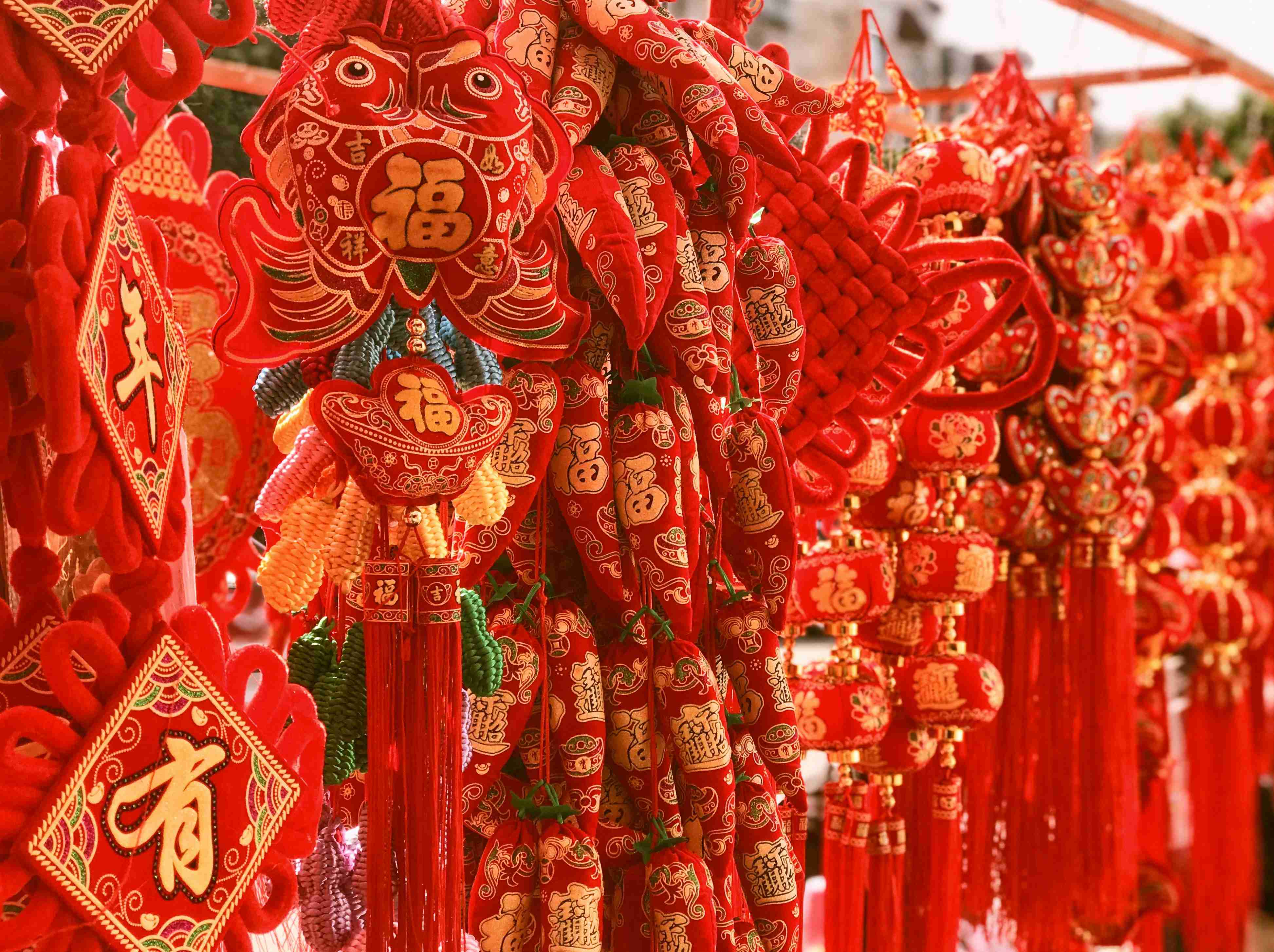 red-and-gold-chinese-lanterns