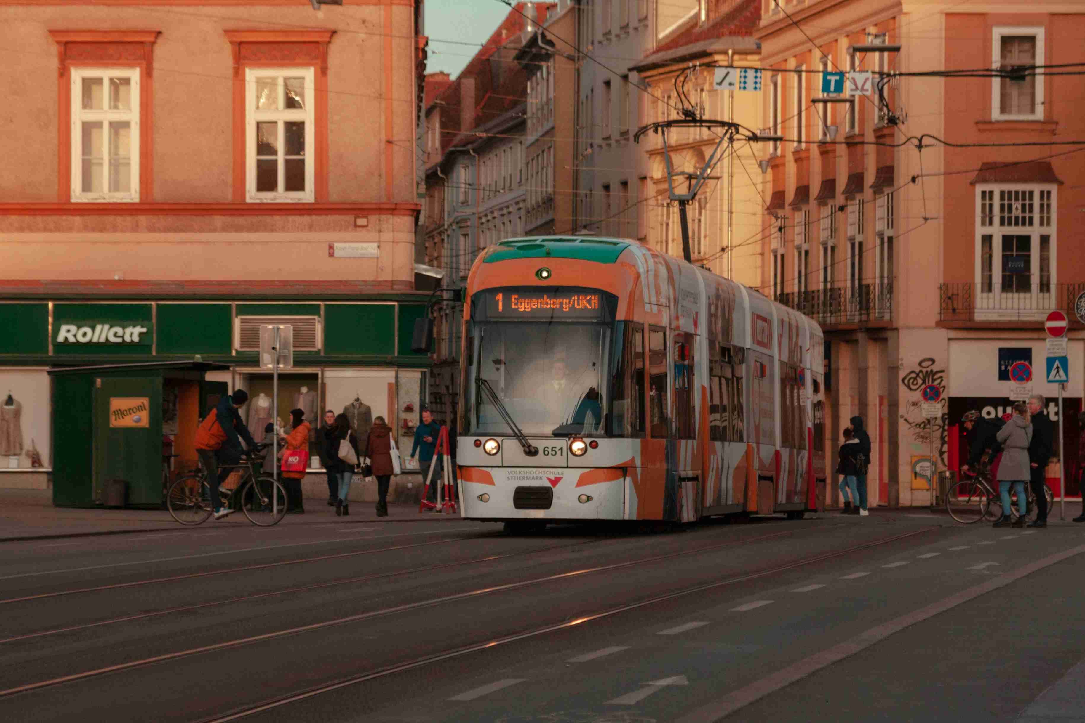 Vienna and Beyond: The Best Public Transport in Austria to Explore the Country with Ease