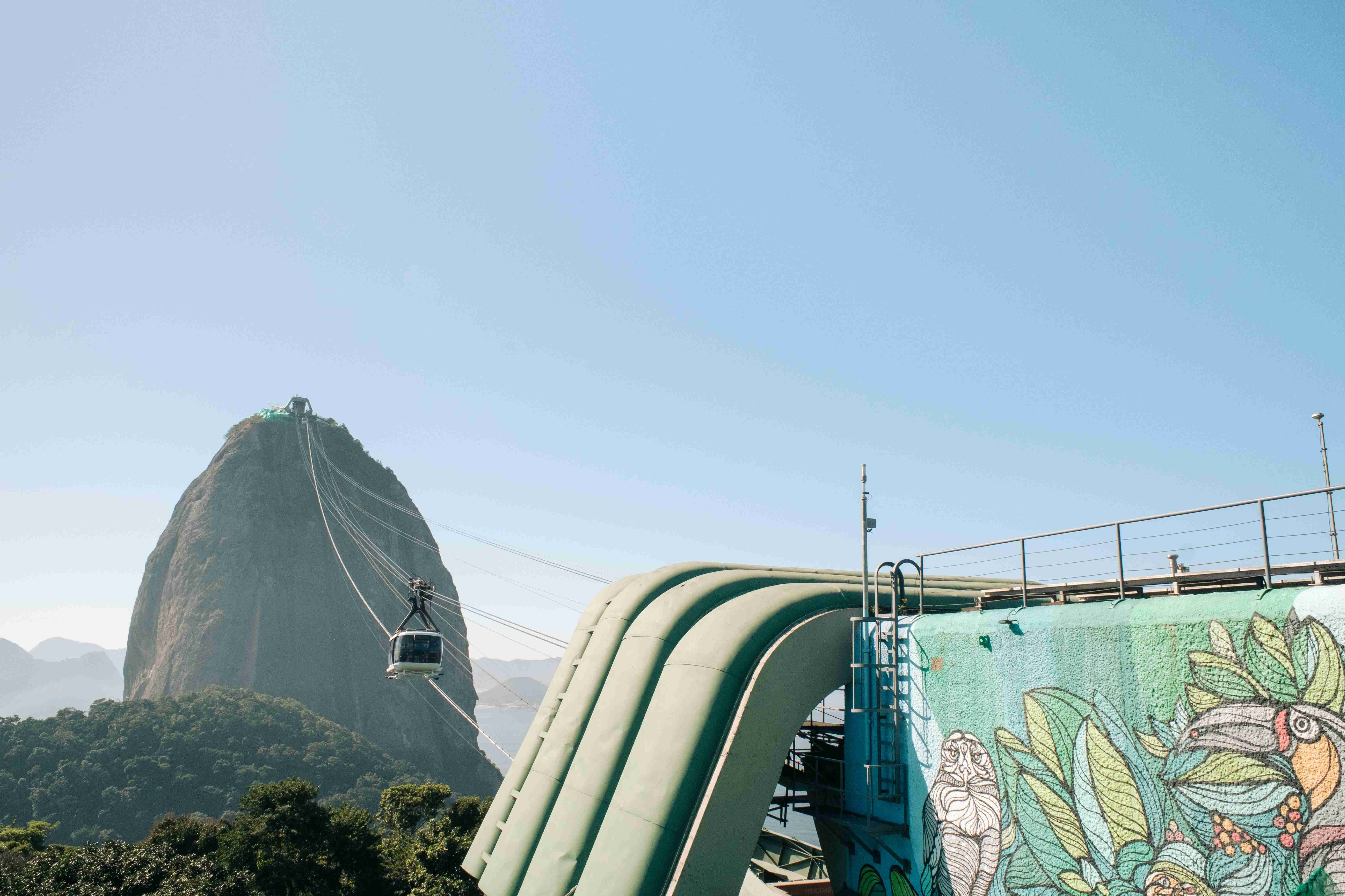 cable-car-and-sugarloaf-mountain-in-rio-de-janeiro