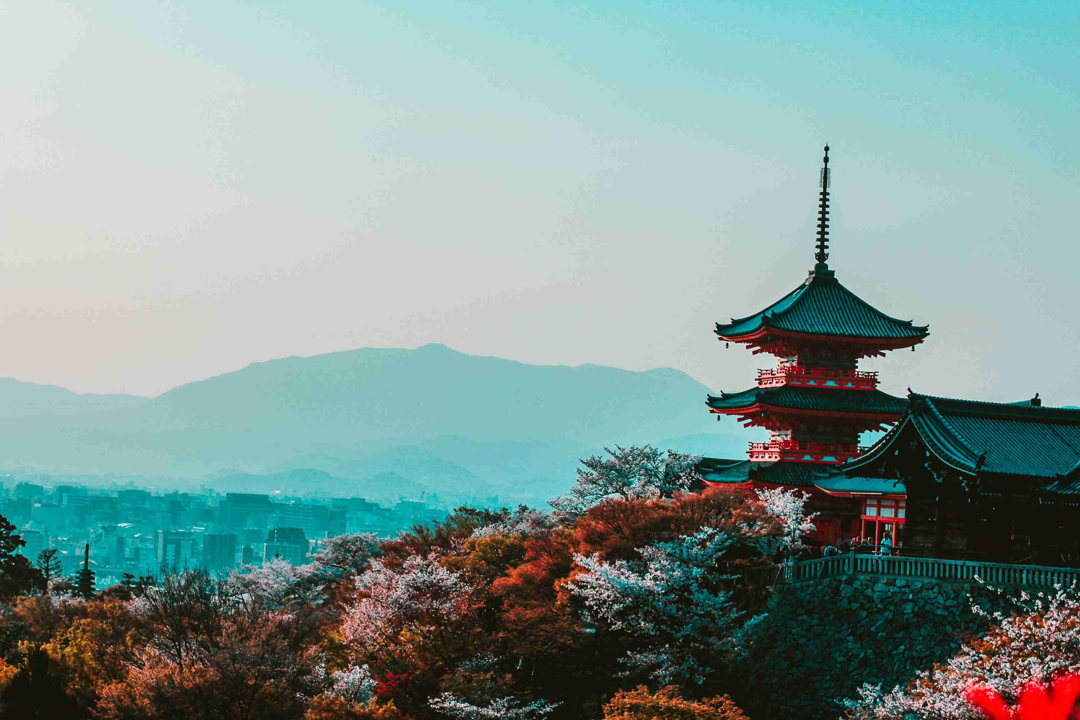 Kyoto to Raise Accommodation Taxes by 2026 to Tackle Overtourism