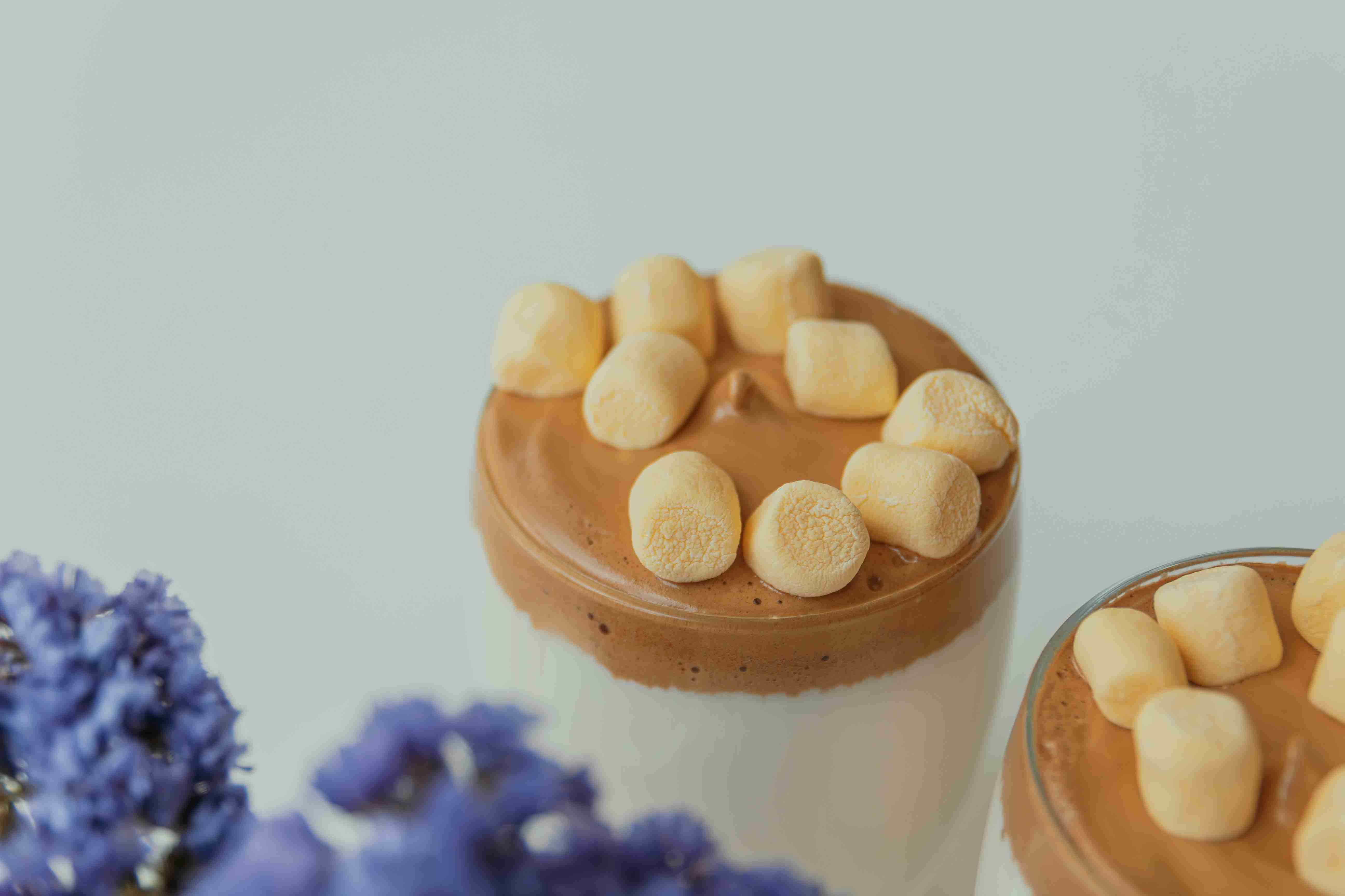 primo piano di caffè dalgona