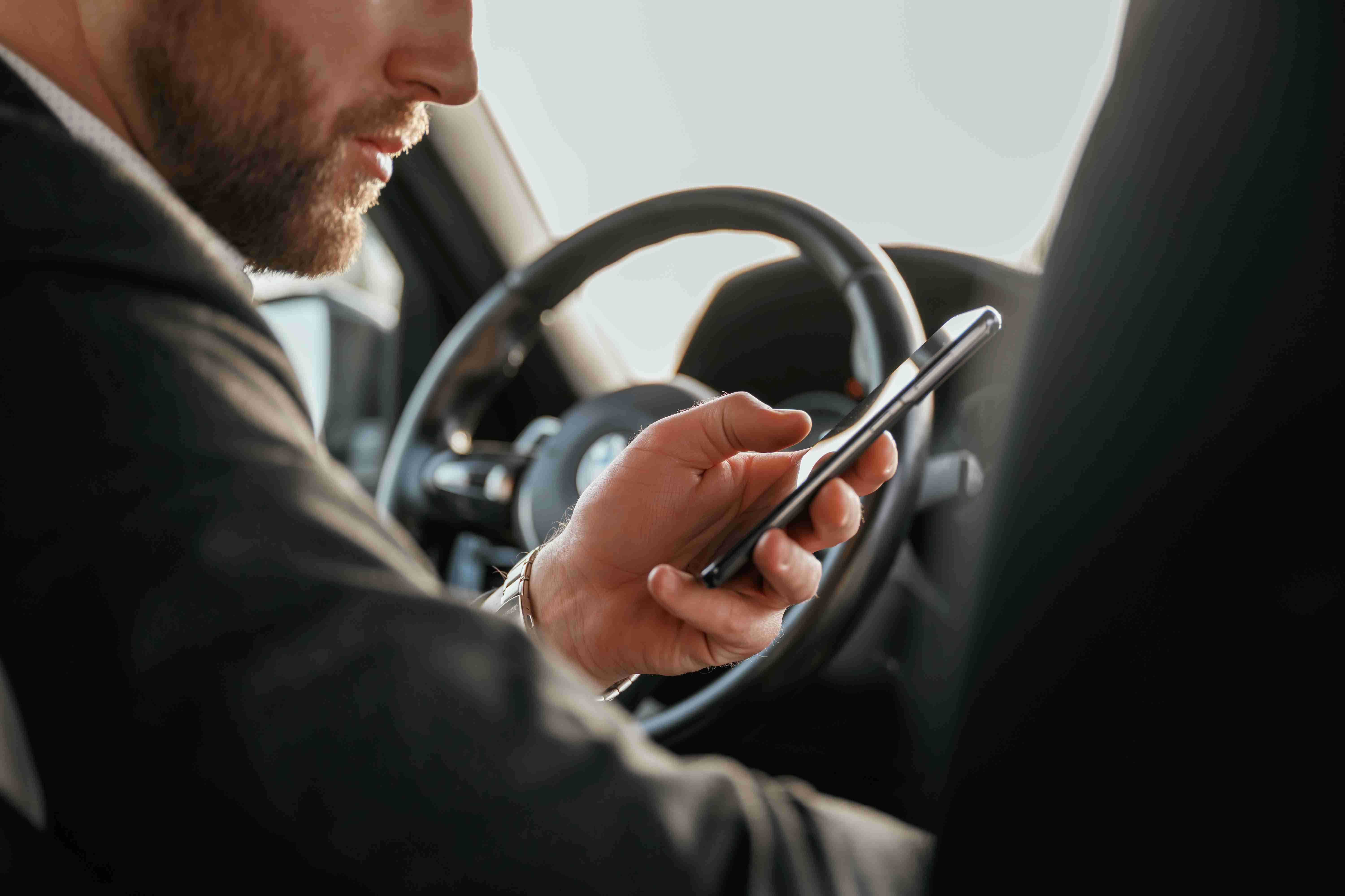 Melayari internet menggunakan telefon pintar