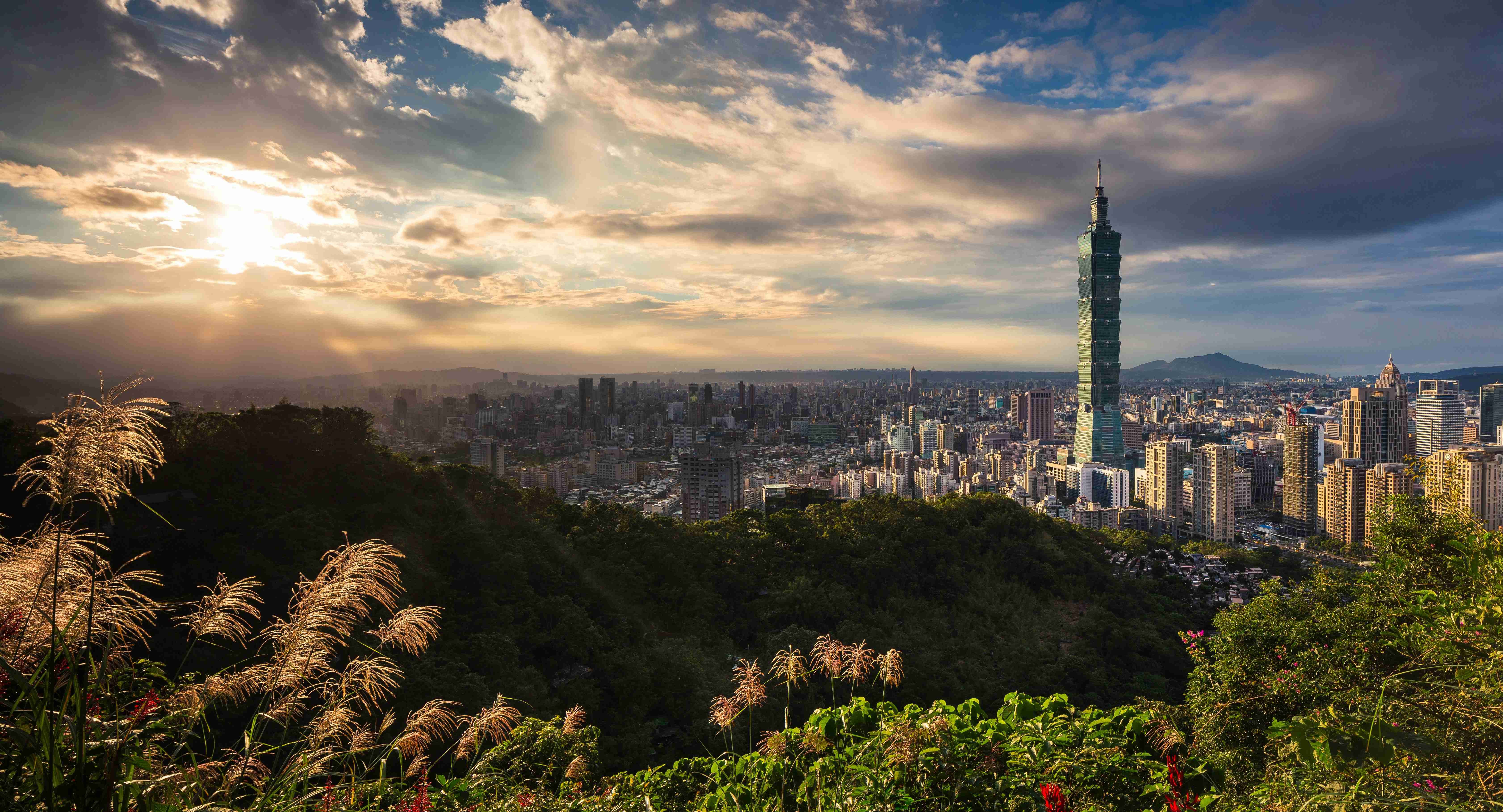 Public Transport Taiwan Made Easy: A Guide to Getting Around the Country