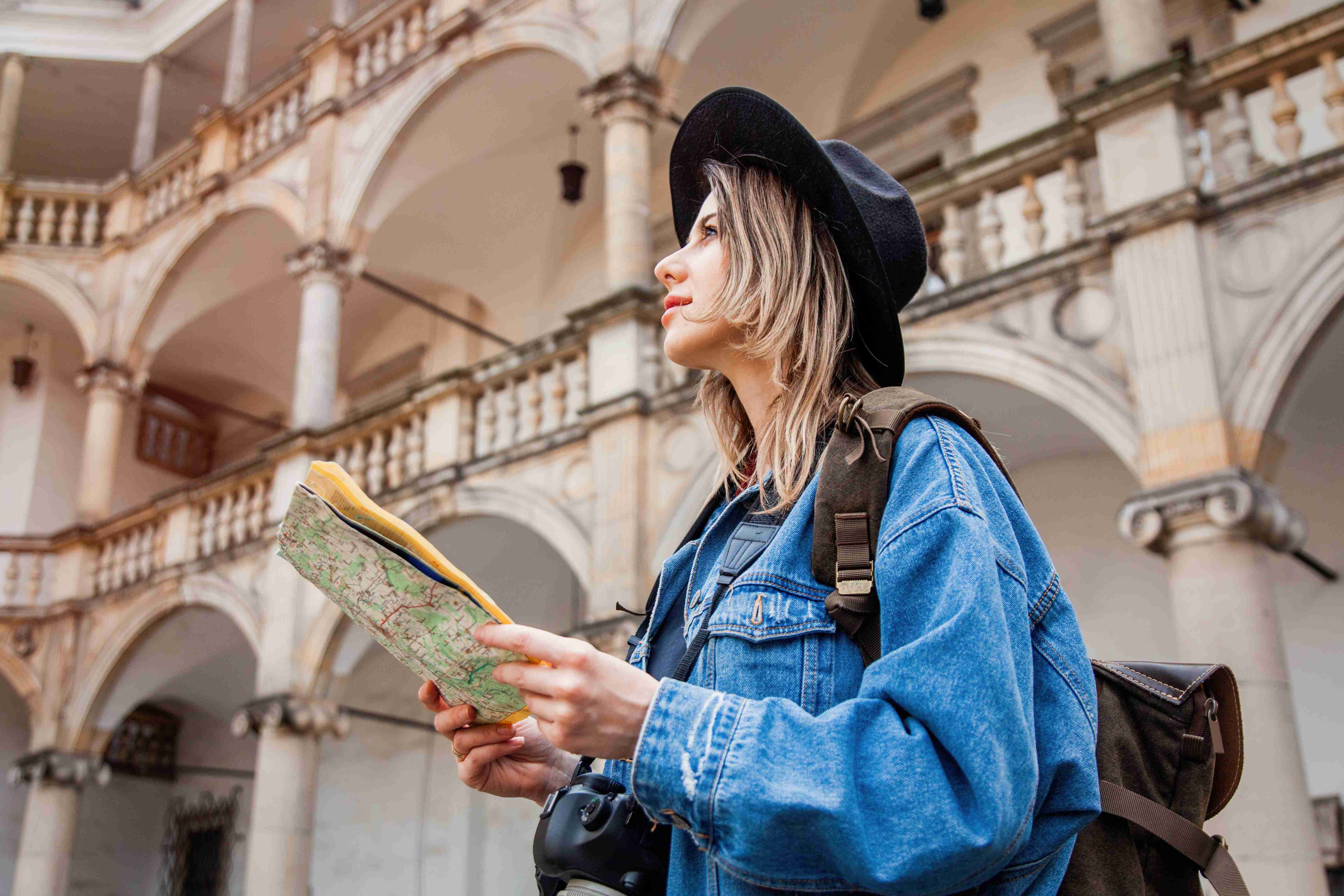 Mladá žena profesionální fotografka